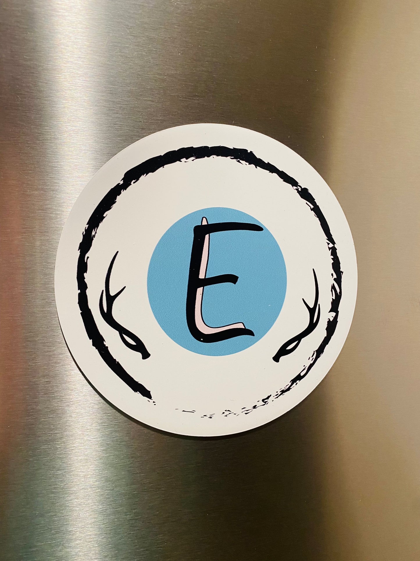 Logo magnet